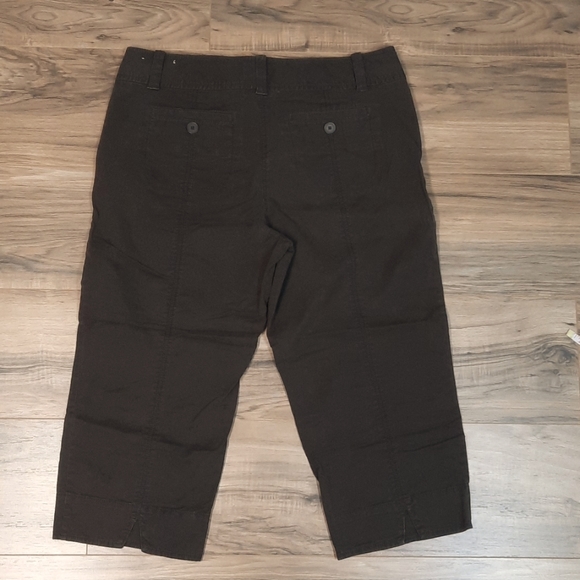 LOFT Ann Style Brown Capri Pants Size 12 with button accented pockets - Picture 4 of 6